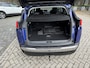 Peugeot 3008 Benzine 130 Pk Luxe Allure * Trekhaak * 1/2 Lederen Interieur * L.M. Velgen & Michelin banden * Stoelverwarming * Parkeersensoren voor- en achterzijde * Vingerhoets; Vierde Generatie Eersteklas Service. Al meer dan 100 jaar een begrip in de Brabantse Kempen.