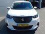 Peugeot 2008 1.2T 100pk Allure Pack | Climate control | Navigatie | Lm velgen | Camera | Apple / Android | All season banden