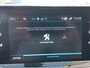 Peugeot 2008 1.2T 100pk Allure Pack | Climate control | Navigatie | Lm velgen | Camera | Apple / Android | All season banden