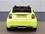 Abarth 500c 42 kWh 155pk Cabrio | Alcantara interieur | Navigatie | AppleCarplay/Android | Verwarmde voorstoelen