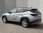 Hyundai Tucson 1.6 T-GDI PHEV Comfort Smart / 1210Kg Trekgewicht / HUD / 360 Camera / Navigatie / Stoel Verwarming / Stuurwiel Verwarming / Stoel Ventilatie / Elektr. Stoel / Elektr. Achterklep / Dodehoek Detectie / Keyless /