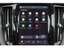 Volvo XC60 T6 Recharge AWD Plus Dark - Panorama/schuifdak - IntelliSafe Assist & Surround - 360º Camera - Verwarmde voorstoelen, stuur & achterbank - Parkeersensoren voor & achter - Elektr. bedienb. voorstoelen met geheugen - Draadloze tel. lader - Inklapbare trekhaak - 19' LMV