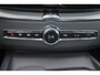 Volvo XC60 T6 Recharge AWD Plus Dark - Panorama/schuifdak - IntelliSafe Assist & Surround - 360º Camera - Verwarmde voorstoelen, stuur & achterbank - Parkeersensoren voor & achter - Elektr. bedienb. voorstoelen met geheugen - Draadloze tel. lader - Inklapbare trekhaak - 19' LMV