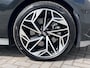 Hyundai Ioniq 6 Lounge AWD 325 pk 77.4 kWh / Dealer onderhouden / Camera spiegels / Schuifdak / Elektrische stoelen en klep / Leder / Camera 360° / BOSE / Adapt. CC / Stuur-, stoel- & achterbankverwarming / Stoelventilatie / 20" LM wielen /