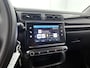 Citroën C3 Feel Edition 82pk | Lage kilometerstand | Navigatie | Climate Control | Cruise Control | Parkeersensoren | DAB+ radio | Apple Carplay / Android Auto | Bluetooth | Donker getint glas | Afwijkende dakkleur | Automatisch dimlicht | Elektrisch inklapbare spiegels | Regensensor | Trekhaak |