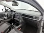 Citroën C3 Feel Edition 82pk | Lage kilometerstand | Navigatie | Climate Control | Cruise Control | Parkeersensoren | DAB+ radio | Apple Carplay / Android Auto | Bluetooth | Donker getint glas | Afwijkende dakkleur | Automatisch dimlicht | Elektrisch inklapbare spiegels | Regensensor | Trekhaak |