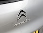Citroën C3 Feel Edition 82pk | Lage kilometerstand | Navigatie | Climate Control | Cruise Control | Parkeersensoren | DAB+ radio | Apple Carplay / Android Auto | Bluetooth | Donker getint glas | Afwijkende dakkleur | Automatisch dimlicht | Elektrisch inklapbare spiegels | Regensensor | Trekhaak |