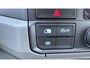 Volkswagen Crafter L3H3 2.0 TDI 140pk 3.5T Highline / Geveerde stoel / Camera / Trekhaak / App Connect