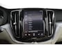 Volvo XC60 T8 Twin Engine AWD | Trekhaak | Luchtvering | SOH 82% | Adaptieve Cruise | Verwarmde Stoelen | Panoramadak | Camera |