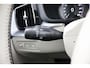Volvo XC60 T8 Twin Engine AWD | Trekhaak | Luchtvering | SOH 82% | Adaptieve Cruise | Verwarmde Stoelen | Panoramadak | Camera |