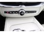 Volvo XC60 T8 Twin Engine AWD | Trekhaak | Luchtvering | SOH 82% | Adaptieve Cruise | Verwarmde Stoelen | Panoramadak | Camera |