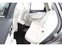 Volvo XC60 T8 Twin Engine AWD | Trekhaak | Luchtvering | SOH 82% | Adaptieve Cruise | Verwarmde Stoelen | Panoramadak | Camera |