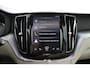 Volvo XC60 T8 Twin Engine AWD | Trekhaak | Luchtvering | SOH 82% | Adaptieve Cruise | Verwarmde Stoelen | Panoramadak | Camera |