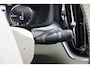 Volvo XC60 T8 Twin Engine AWD | Trekhaak | Luchtvering | SOH 82% | Adaptieve Cruise | Verwarmde Stoelen | Panoramadak | Camera |