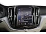 Volvo XC60 T8 Twin Engine AWD | Trekhaak | Luchtvering | SOH 82% | Adaptieve Cruise | Verwarmde Stoelen | Panoramadak | Camera |
