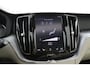 Volvo XC60 T8 Twin Engine AWD | Trekhaak | Luchtvering | SOH 82% | Adaptieve Cruise | Verwarmde Stoelen | Panoramadak | Camera |