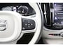 Volvo XC60 T8 Twin Engine AWD | Trekhaak | Luchtvering | SOH 82% | Adaptieve Cruise | Verwarmde Stoelen | Panoramadak | Camera |