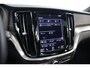 Volvo V60 2.0 T6 Recharge AWD R-Design | Black Edition | Schuif- kanteldak | Elektrische trekhaak | Long Range