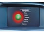 Volvo V40 Cross Country T3 PolarPlus Luxury - AUTOMAAT - Panoramadak - Adaptive Cruise Control - BLIS - Parkeercamera achter - Verwarmde voorstoelen & achterbank - Parkeersensoren voor & achter - Lederen Bekleding - Navigatie - Standkachel - Volvo On Call - Extra getint glas - 17' LMV