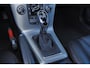Volvo V40 Cross Country T3 PolarPlus Luxury - AUTOMAAT - Panoramadak - Adaptive Cruise Control - BLIS - Parkeercamera achter - Verwarmde voorstoelen & achterbank - Parkeersensoren voor & achter - Lederen Bekleding - Navigatie - Standkachel - Volvo On Call - Extra getint glas - 17' LMV