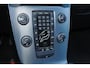 Volvo V40 Cross Country T3 PolarPlus Luxury - AUTOMAAT - Panoramadak - Adaptive Cruise Control - BLIS - Parkeercamera achter - Verwarmde voorstoelen & achterbank - Parkeersensoren voor & achter - Lederen Bekleding - Navigatie - Standkachel - Volvo On Call - Extra getint glas - 17' LMV