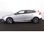 Volvo V40 Cross Country T3 PolarPlus Luxury - AUTOMAAT - Panoramadak - Adaptive Cruise Control - BLIS - Parkeercamera achter - Verwarmde voorstoelen & achterbank - Parkeersensoren voor & achter - Lederen Bekleding - Navigatie - Standkachel - Volvo On Call - Extra getint glas - 17' LMV