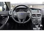 Volvo V40 2.0 T2 R-Design | Camera | Stoelverwarming | Cruise | Navi | Trekhaak | Clima
