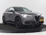 Alfa Romeo Stelvio 2.0 T AWD First Edition | Trekhaak | Leder | Stoel & stuurverwarming | Camera | Bi-Xenon | Navigatie | Climate control | Keyless | Cruise control | Bluetooth | Getint glas