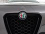 Alfa Romeo Stelvio 2.0 T AWD First Edition | Trekhaak | Leder | Stoel & stuurverwarming | Camera | Bi-Xenon | Navigatie | Climate control | Keyless | Cruise control | Bluetooth | Getint glas