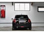 MINI Cooper Mini 1.5 Chili | Serious Business | Automaat | 17 inch | Parkeerassistent | Head-Up | NL auto |