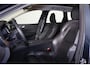 Volvo XC60 B5 Inscription - Intellisafe Assist / Surround - Panoramisch schuif-/kanteldak - Parkeersensoren v/a - Parkeercamera achter - Lederen bekleding - Contourstoelen - Verwarmbare voorstoelen - Verwarmbare voorruit - 20' LMV
