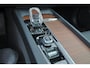 Volvo XC60 B5 Inscription - Intellisafe Assist / Surround - Panoramisch schuif-/kanteldak - Parkeersensoren v/a - Parkeercamera achter - Lederen bekleding - Contourstoelen - Verwarmbare voorstoelen - Verwarmbare voorruit - 20' LMV