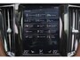 Volvo XC60 B5 Inscription - Intellisafe Assist / Surround - Panoramisch schuif-/kanteldak - Parkeersensoren v/a - Parkeercamera achter - Lederen bekleding - Contourstoelen - Verwarmbare voorstoelen - Verwarmbare voorruit - 20' LMV