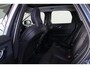 Volvo XC60 B5 Inscription - Intellisafe Assist / Surround - Panoramisch schuif-/kanteldak - Parkeersensoren v/a - Parkeercamera achter - Lederen bekleding - Contourstoelen - Verwarmbare voorstoelen - Verwarmbare voorruit - 20' LMV