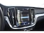 Volvo V60 T6 340PK Automaat Plug-in Hybrid AWD Inscription / Navigatie / Elektrisch verstelbare stoelen met geheugen / Leren bekleding / Elektrische achterklep / Cruise control / Parkeersensoren