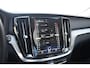Volvo V60 T6 340PK Automaat Plug-in Hybrid AWD Inscription / Navigatie / Elektrisch verstelbare stoelen met geheugen / Leren bekleding / Elektrische achterklep / Cruise control / Parkeersensoren