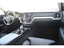 Volvo V60 T6 340PK Automaat Plug-in Hybrid AWD Inscription / Navigatie / Elektrisch verstelbare stoelen met geheugen / Leren bekleding / Elektrische achterklep / Cruise control / Parkeersensoren