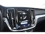 Volvo V60 T6 340PK Automaat Plug-in Hybrid AWD Inscription / Navigatie / Elektrisch verstelbare stoelen met geheugen / Leren bekleding / Elektrische achterklep / Cruise control / Parkeersensoren