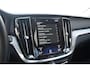 Volvo V60 T6 340PK Automaat Plug-in Hybrid AWD Inscription / Navigatie / Elektrisch verstelbare stoelen met geheugen / Leren bekleding / Elektrische achterklep / Cruise control / Parkeersensoren