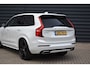 Volvo XC90 2.0 T8 Recharge AWD R-Design | Bowers & Wilkins | Pano | Luchtvering | 22'' Wielen | Trekhaak | ACC | 360 Camera | 7-Pers. |