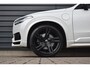 Volvo XC90 2.0 T8 Recharge AWD R-Design | Bowers & Wilkins | Pano | Luchtvering | 22'' Wielen | Trekhaak | ACC | 360 Camera | 7-Pers. |