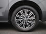 Volkswagen Multivan 1.4 eHybrid L2H1 Life 218PK | Automaat | Trekhaak | Cruise Control | Airco | Stoelverwarming | 7-Zits | Parkeerhulp Voor + Achter | Elektrische Achterklep | LED-Koplampen | Achteruitrijcamera | Navigatie | Digital Cockpit Pro |