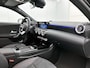 Mercedes-Benz A-klasse 180 Business Solution AMG | Nightpakket | 19 inch multispaaks AMG-velgen | Panoramaschuifdak | Smartphone-integratie | Sfeerverlichting | PARKTRONIC |