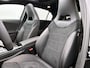 Mercedes-Benz A-klasse 180 Business Solution AMG | Nightpakket | 19 inch multispaaks AMG-velgen | Panoramaschuifdak | Smartphone-integratie | Sfeerverlichting | PARKTRONIC |