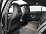 Mercedes-Benz A-klasse 180 Business Solution AMG | Nightpakket | 19 inch multispaaks AMG-velgen | Panoramaschuifdak | Smartphone-integratie | Sfeerverlichting | PARKTRONIC |