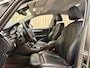 BMW 2-Serie Active Tourer 225xe High Executive *Leder* Stoelverwarming / Camera / Cruise Control / LED / Navigatie / PHEV / 17"LMV