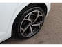 Volkswagen Polo 1.0 TSI Highline 95PK Navigatie Carplay Android 17 inch R-Line Look Velgen Airco Adaptive Cruise