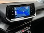 Peugeot 208 1.2 PureTech Deluxe (APPLE CARPLAY, GROOT NAVI, CRUISE, SPORTSTOELEN, LANE ASSIST, LEDER STUURWIEL, NIEUWSTAAT)