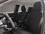Peugeot 208 1.2 PureTech Deluxe (APPLE CARPLAY, GROOT NAVI, CRUISE, SPORTSTOELEN, LANE ASSIST, LEDER STUURWIEL, NIEUWSTAAT)