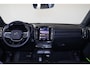 Volvo EC40 Extended Range Plus 82 kWh - Panoramadak - IntelliSafe Assist & Surround - 360º Camera - Verwarmde voorstoelen, stuur & achterbank - Parkeersensoren voor & achter - Elektr. bedienb. bestuurdersstoel met geheugen - Draadloze tel. lader - Warmtepomp - Extra getint glas - Inklapbare trekhaak - 19' LMV